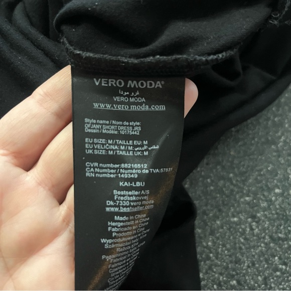 Black dress medium - Picture 6 of 6